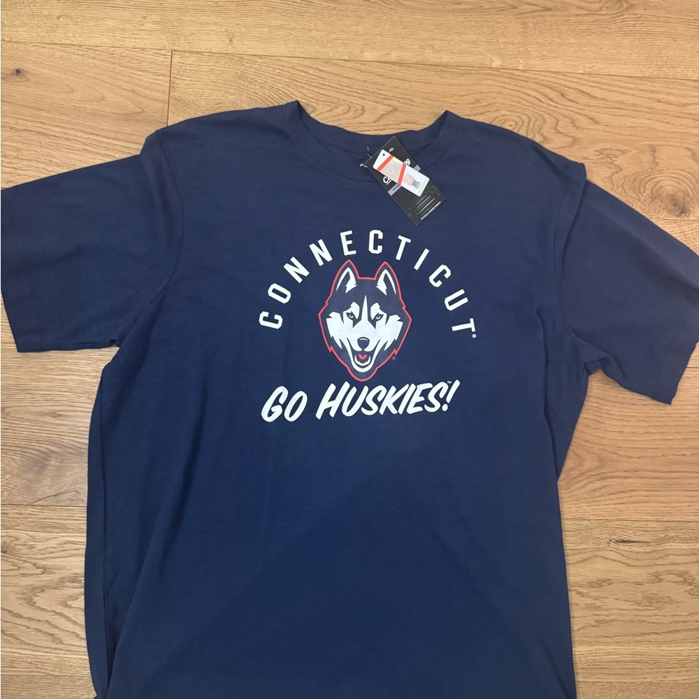 UConn Huskies T-Shirt Navy NCAA College Basketball Tee NWT Men’s 2XL